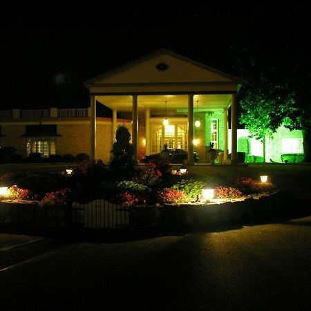 Hotel Carlisle & Embers Convention Center Exterior foto